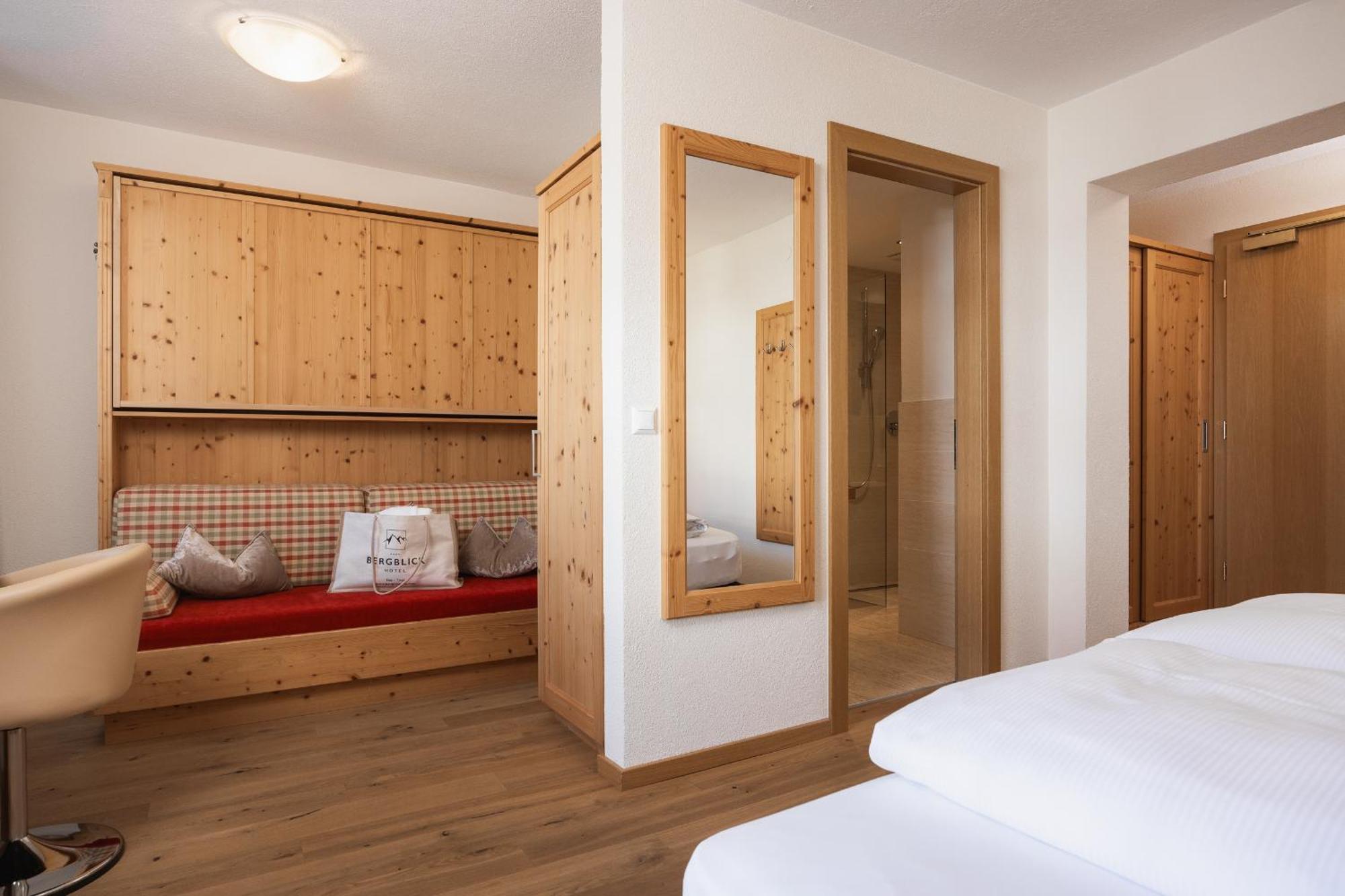 Hotel Bergblick 4 Sterne Superior フィス エクステリア 写真