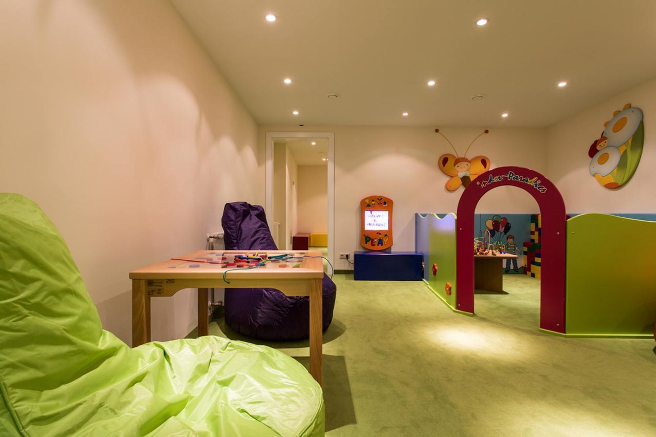 Hotel Bergblick 4 Sterne Superior フィス エクステリア 写真