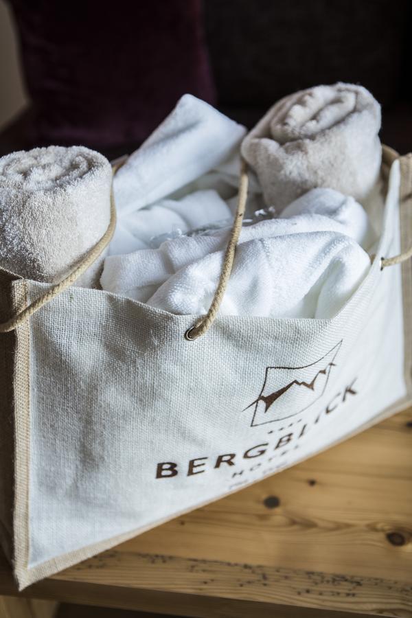 Hotel Bergblick 4 Sterne Superior フィス エクステリア 写真