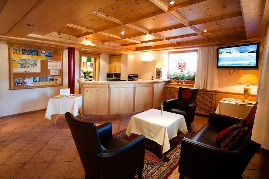 Hotel Bergblick 4 Sterne Superior フィス エクステリア 写真